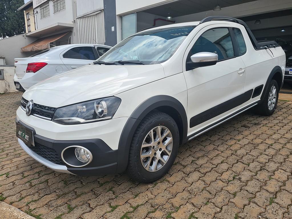 Comprar Picape Volkswagen Saveiro 1.6 16v G6 Cross Cabine Dupla Flex Branco  2015 em Piracicaba-SP